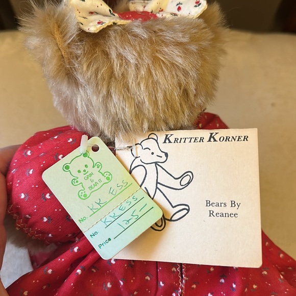 Bears by Reanee handcrafted Essie mohair teddy bear, created on April 14, 1988 - Picture 10 of 15